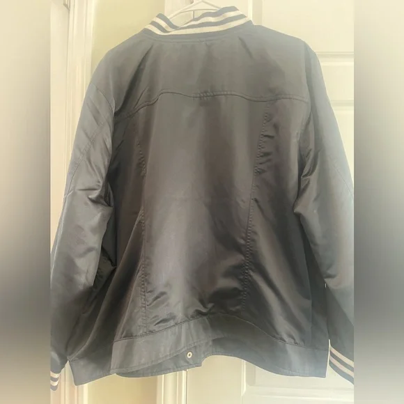 LEVI’S VARSITY TRUCKER JACKET (PLUS SIZE) - Picture 4 of 4